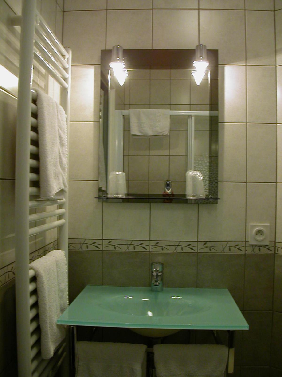 Hotel Les Cevennes à Saint-Cirgues-en-Montagne Extérieur photo