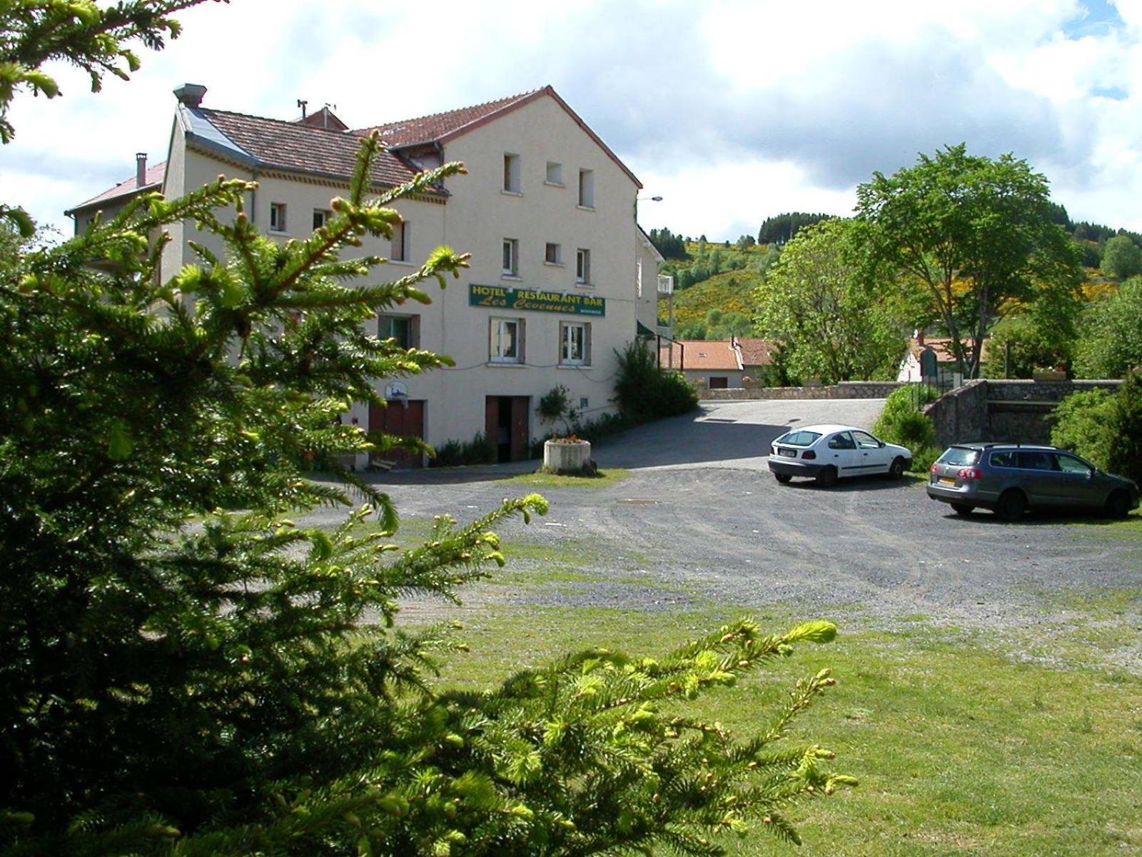 Hotel Les Cevennes à Saint-Cirgues-en-Montagne Extérieur photo