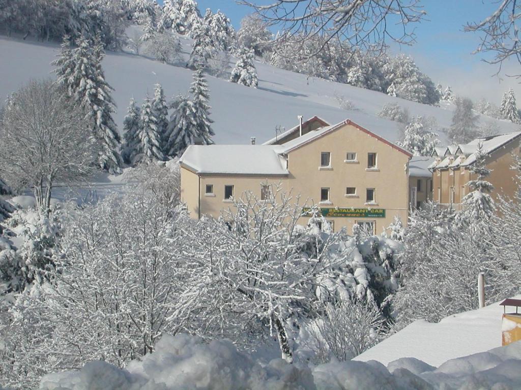 Hotel Les Cevennes à Saint-Cirgues-en-Montagne Extérieur photo