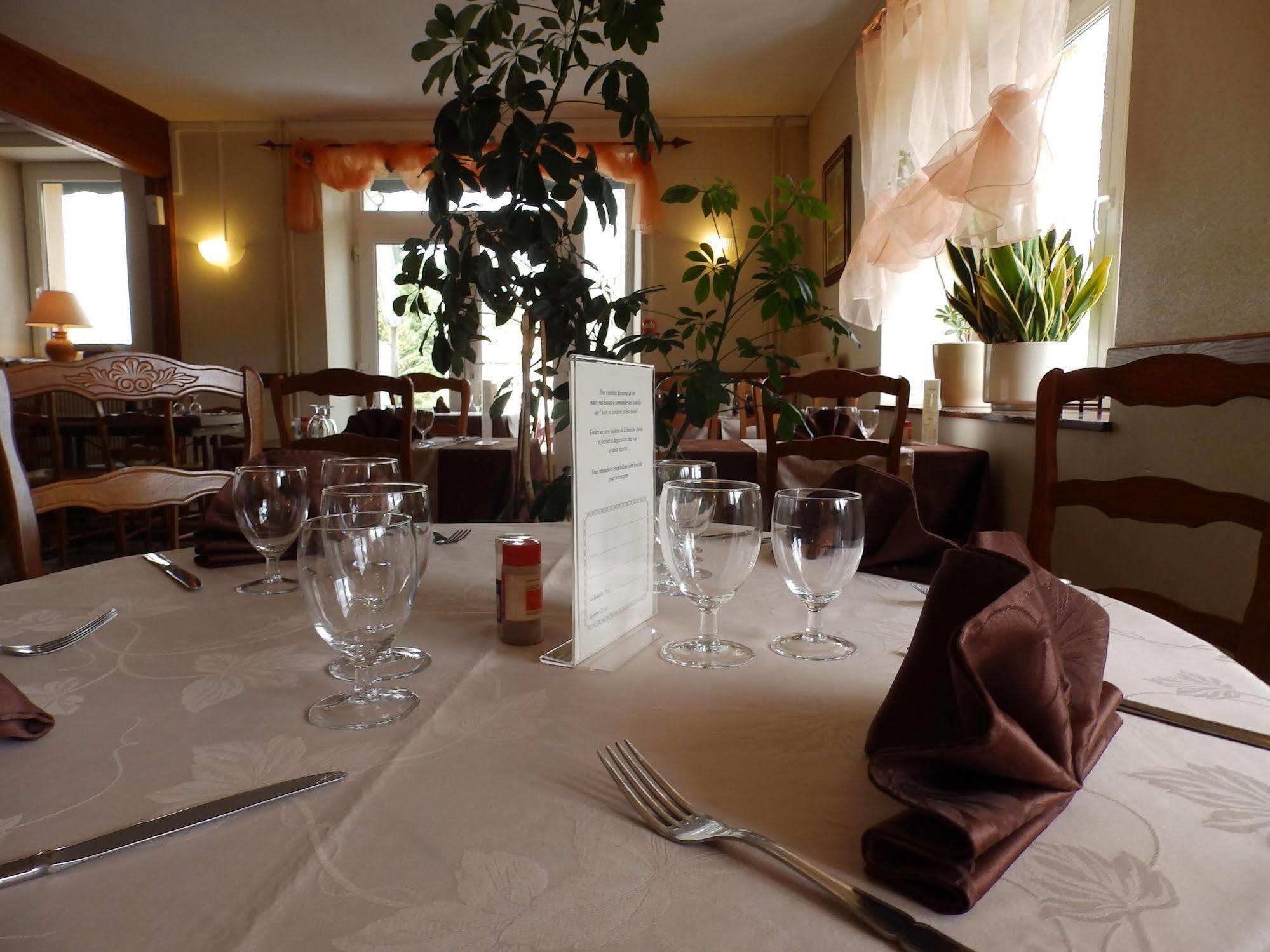 Hotel Les Cevennes à Saint-Cirgues-en-Montagne Extérieur photo